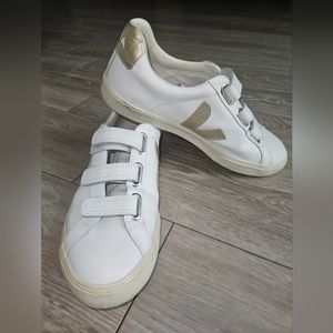Women's Veja Velcro Sneakers, size 8